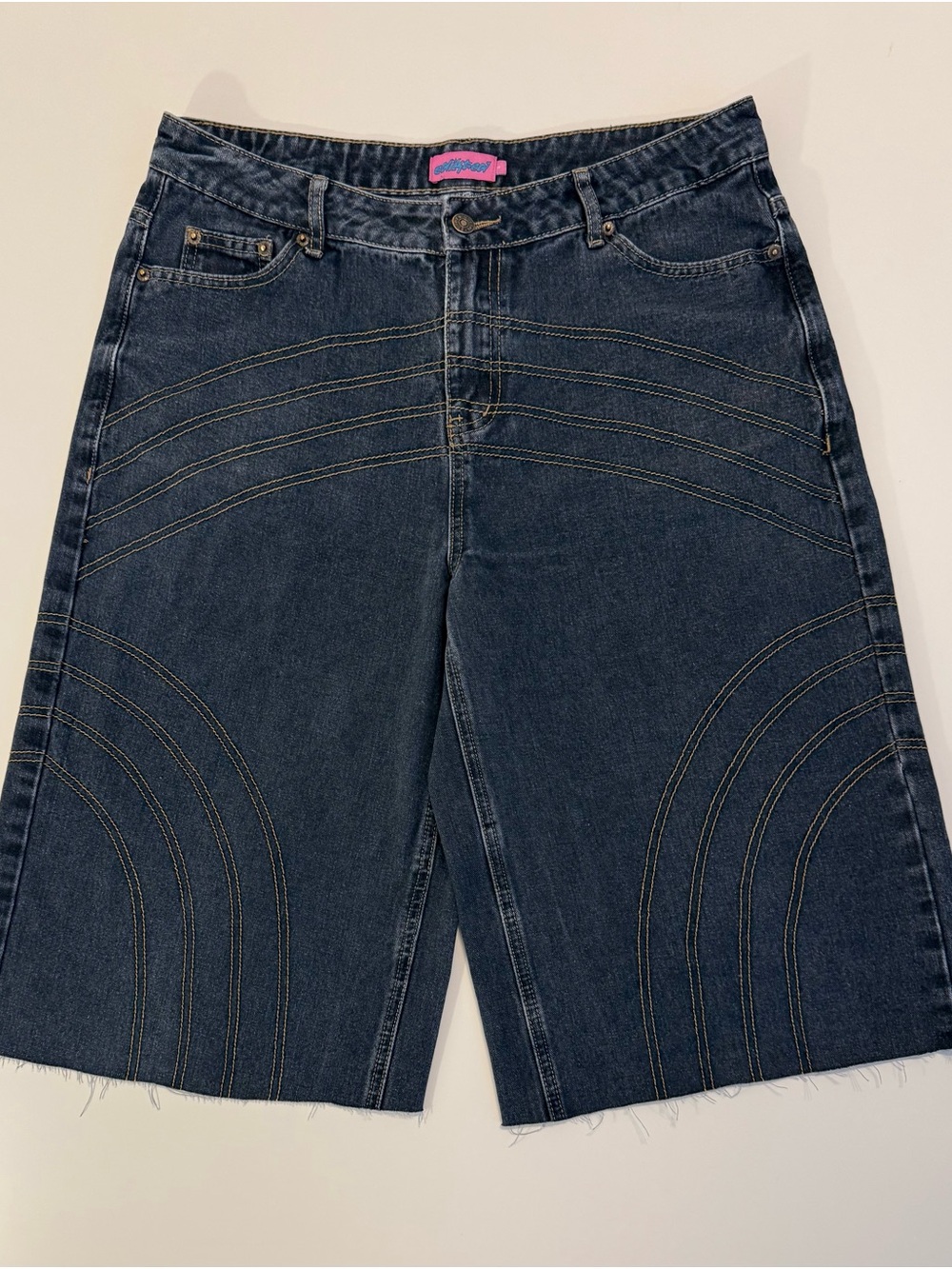 EDIKTED Unisex Baggy Curved Stitch Jorts Size L Dark Wash Skater Bermuda Shorts